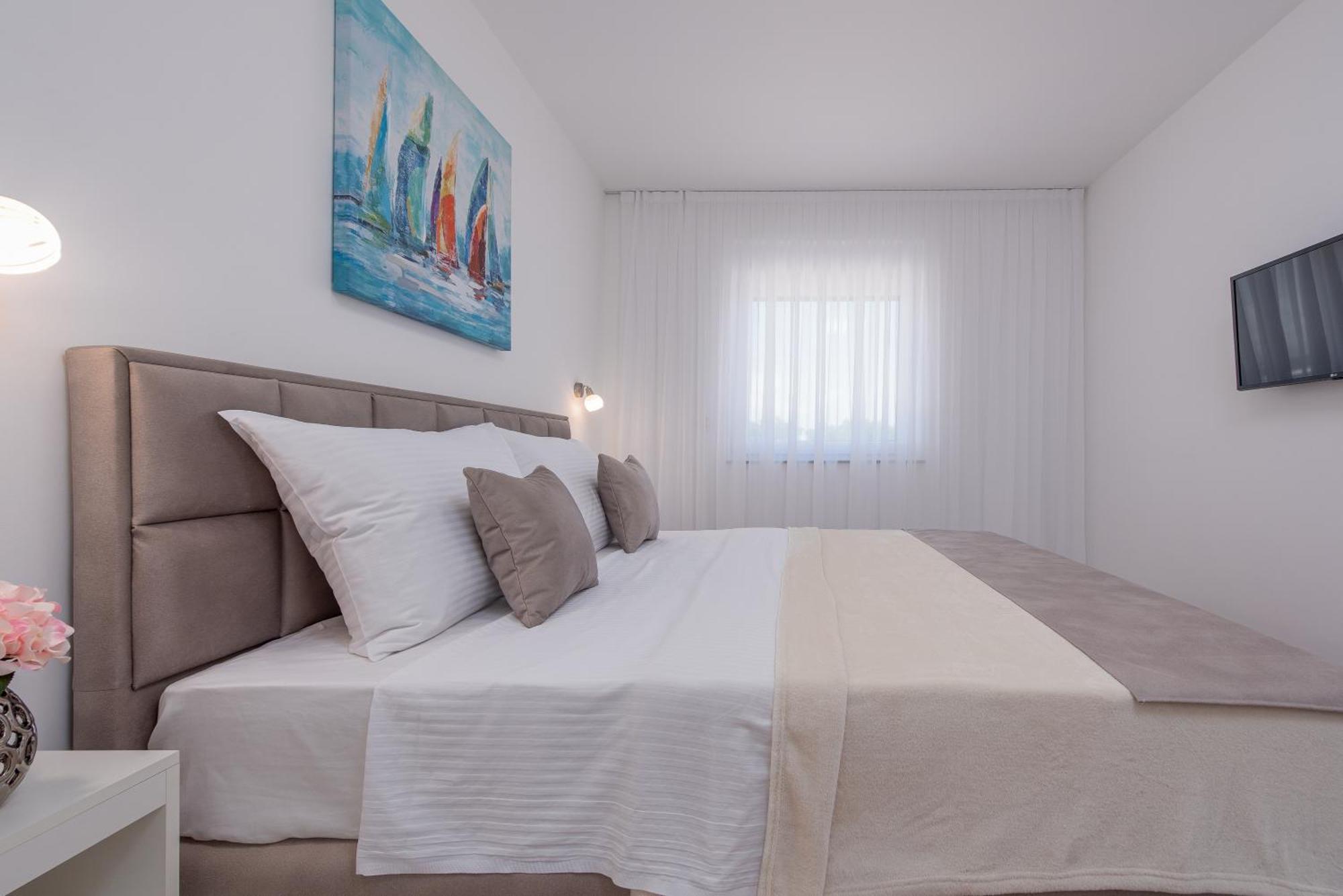 Apartments Menalo Elegance Затон Экстерьер фото
